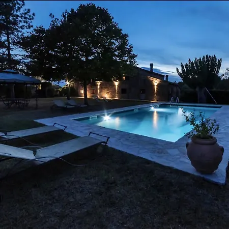 Cozy With Pool In 40 M² *