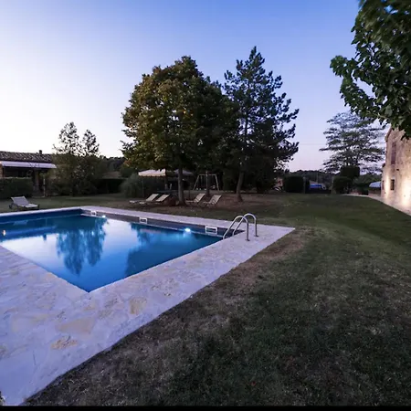 Cozy With Pool In 40 M² Trequanda